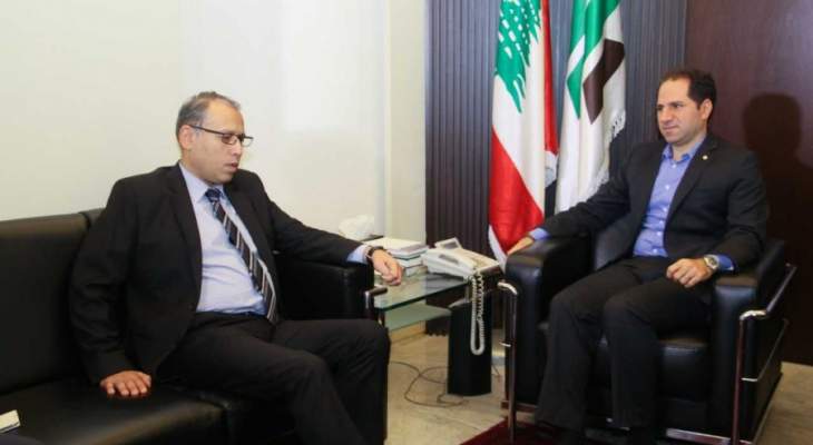 سامي الجميل عرض مع السفير المصري الاوضاع اللبنانية والخارجية