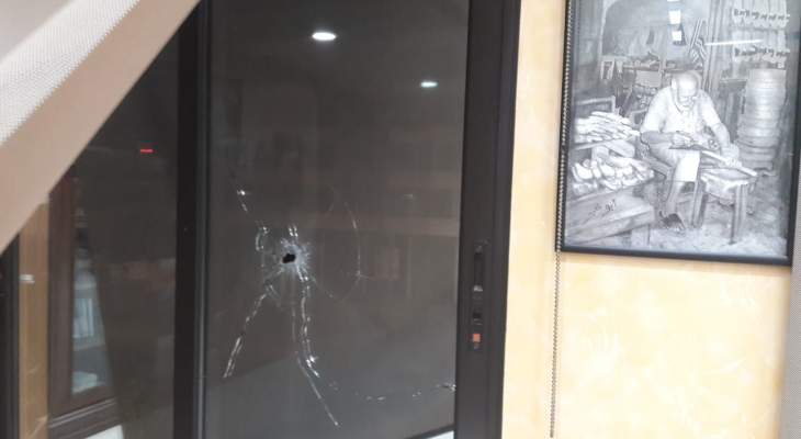 بلدية صيدا: رصاصات طائشة جراء اشتباكات عين الحلوة طاولت مكتب السعودي الخاص في سينيق