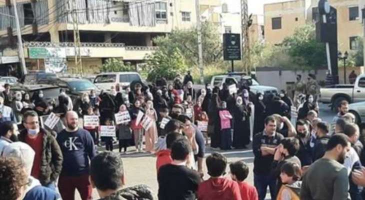 اعتصام لأهالي معتقلي ملف أحداث عبرا أمام مسجد بلال بن رباح