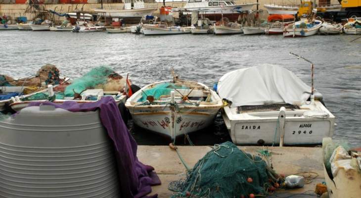 اعتصام لصيادي الأسماك في صيدا احتجاجاً على قرار وقف رحلات الصيد