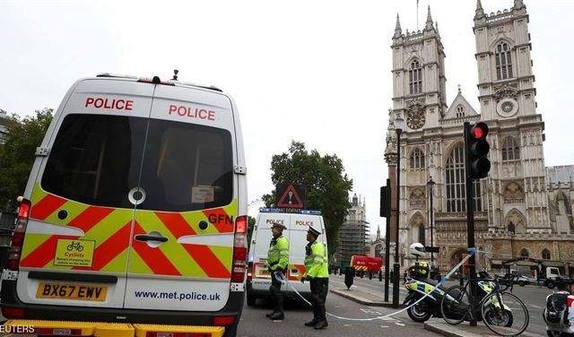 شرطة لندن: الشاب الذي أوقف بعدما صدم المارة قرب البرلمان مشتبه به بأعمال ارهابية