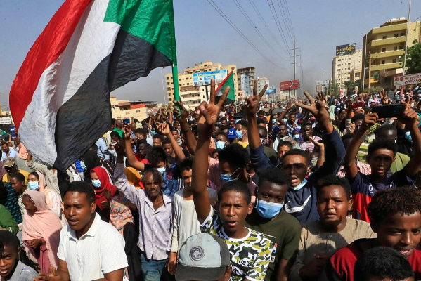 وزارة الإعلام السودانية: قوات عسكرية أطلقت الرصاص على المتظاهرين الرافضين للانقلاب العسكري