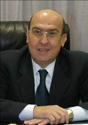 وزير البيئة منح القاضي نبيل صاري درع البيئة اللبناني تقديرا لنشاطاته