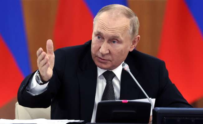 بوتين وقع رسميًا مرسوم  انضمام لوغانسك ودونيتسك وزابوروجيا وخيرسون إلى روسيا