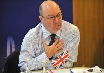 وزير بريطاني دان أعمال العنف بمعسكر أشرف في العراق
