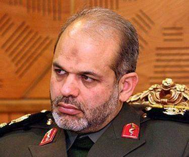 وزير الدفاع الإيراني يفتتح خطاً لإنتاج منظومة جديدة للدفاع الجوي