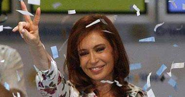رئيسة الأرجنتين تظهر علناً للمرة الأولى منذ حوالي الشهر بعد مشاكل صحية