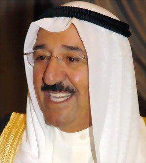 وصول أمير الكويت الى مسجد الدولة الكبير لتقبل التعازي بضحايا تفجير أمس