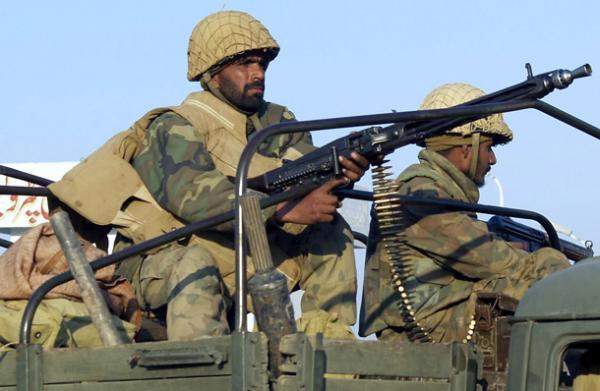 مقتل 22 مسلحا على الحدود مع أفغانستان بغارات جوية نفذها جيش باكستان 