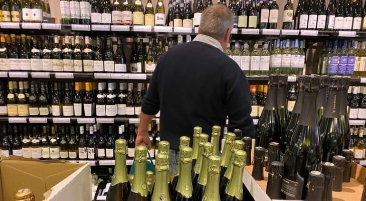 سلطات السويد تحظر بيع الكحول بعد العاشرة ليلا لمكافحة كورونا