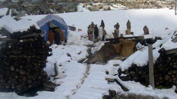 العثور على جندي هندي حياً بعد دفنه في الثلج 6 أيام