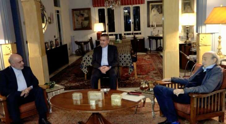 جنبلاط عرض الأوضاع مع السفير الايراني في كليمنصو