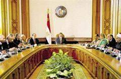 &quot;العربية&quot;: إستقالة 10 وزراء مصريين من حكومة قنديل