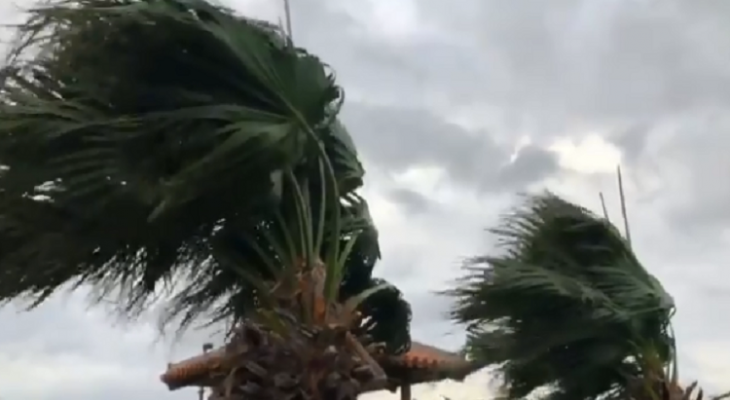 الإعصار دوريان يصل إلى اليابسة شمالي جزر البهاما