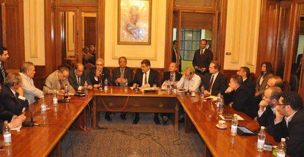 جبهة الإنقاذ بمصر: للتحاور حول مطالب القوى السياسية وتشكيل حكومة جديدة
