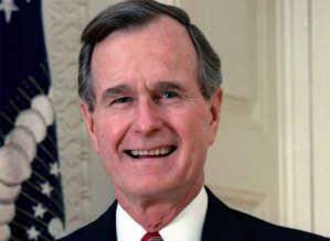 الرئيس الاميركي بوش الاب سقط وكسر عنقه