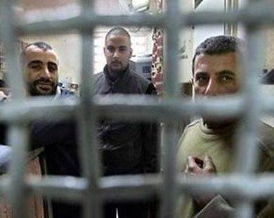 بعد وفاة أبو حمدية: غليان وقمع في السجون.. وصواريخ ومسيرات بغزة
