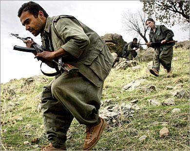 العمال الكردستاني أمر مقاتليه بوقف عملياته بتركيا إلا إذا تعرضوا لهجوم