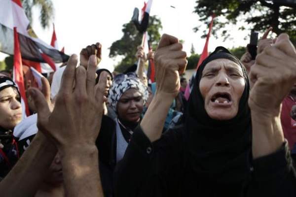 إصابة لواء شرطة في اشتباكات بين متظاهرين وقوات الأمن في الإسكندرية 