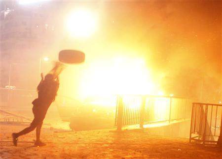 الميادين:إنفجار قنبلة بدائية الصنع بميدان طلعت حرب بالقاهرة ولا اصابات