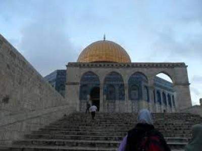 زعيم المعارضة الاسرائيلية دعا الى إغلاق المسجد الاقصى مؤقتا