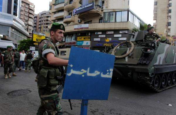 الجيش اللبناني داهم شقة في باب التبانة وعثر على اسلحة وذخائر