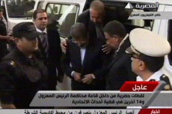 بدء محاكمة مرسي و 35 من قيادات الاخوان بجرم التخابر مع جهات اجنبية