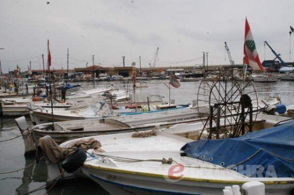  توقف حركتي الملاحة والصيد البحري في ميناء صيدا بسبب العاصفة 