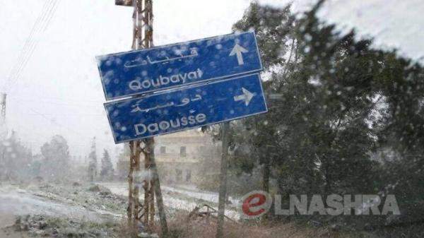 جرافة تابعة لاتحاد بلديات جرد القيطع عملت على فتح الطريق التي أغلقتها الثلوج