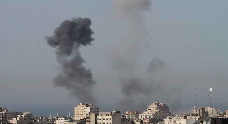 الطائرات الإسرائيلية تشن سلسلة غارات على موقع للمقاومة الفلسطينية وسط قطاع غزة