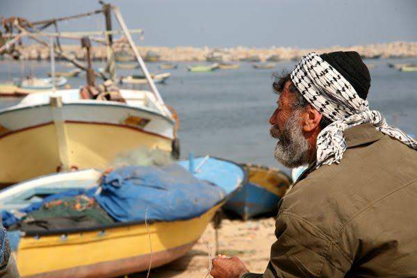 الزوارق الحربية الإسرائيلية اطلقت النار باتجاه مراكب الصيادين في غزة