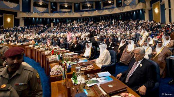 قمة نواكشوط: نرفض التدخلات بشؤون الدول العربية خاصة تدخلات ايران