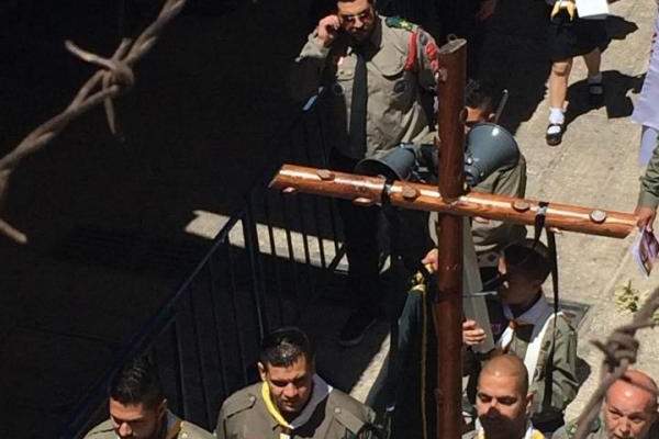 النشرة: مسيحيو فلسطين يحيون الجمعة العظيمة على طريق درب الآلام بالقدس