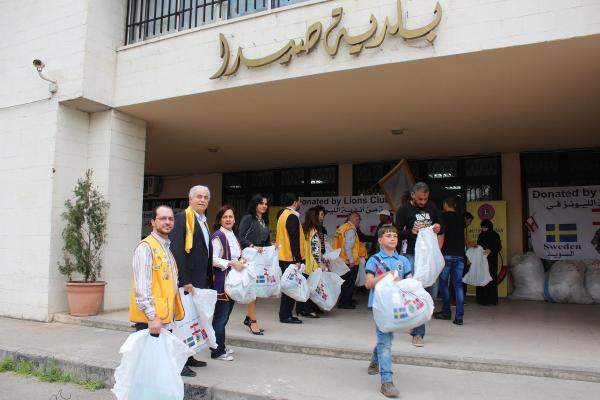 &quot;الليونز متروبوليتان&quot; وزع مساعدات للنازحين السوريين في بلدية صيدا