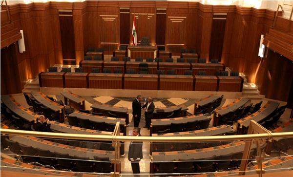 النشرة: البرلمان جدد لهيئة مكتبه واعضاء اللجان بجلسة استغرقت 15 دقيقة