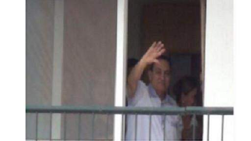 وصول مروحية تقل مبارك الى مقر محاكمته في اكاديمية الشرطة
