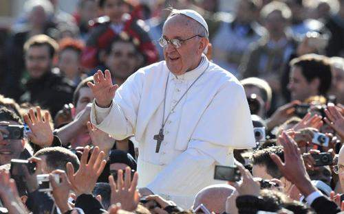 البابا: الإدارة المركزية للكنيسة الكاثوليكية تحتاج إلى أن تتغير وتتحسن
