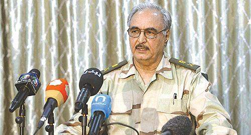 رئيس البرلمان الليبي يكلف اللواء خليفة حفتر بمنصب القائد العام للجيش  