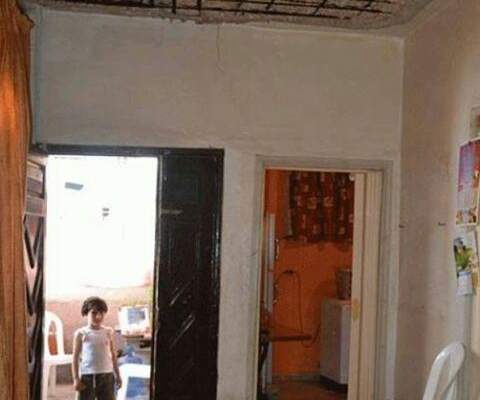 &quot;النشرة&quot;: نجاة عائلة فلسطينية بعد انهيار جزء من سقف منزلها في صور 