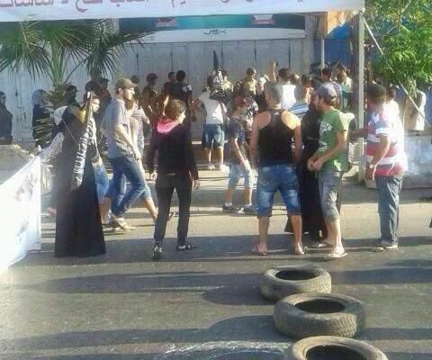 النشرة: احد المعتصمين ضد توقيف علوكي عند دوار ابوعلي اطلق النار بكثافة