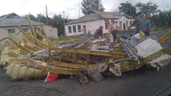 حكومة اوكرانيا: سقوط الطائرة الماليزية ناجم عن انفجار ضخم 