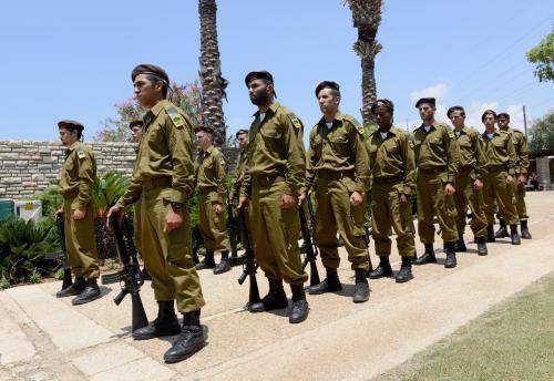 اسرائيل تعلن تعبئة 16 الف جندي اضافي من قوات الاحتياط