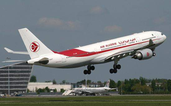 LBC: خمسة عشر لبنانيا على متن الطائرة الجزائرية التي فقد الاتصال بها