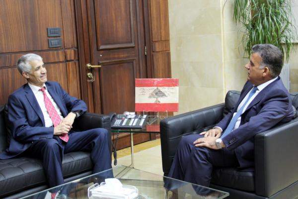 ابراهيم بحث مع سفير الجزائر الجديد الأوضاع العامة وسبل التعاون
