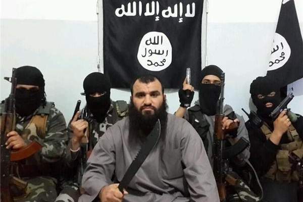 المرصد السوري: داعش أعدم أحد قادته بتهمة اخذ مال المسلمين بغير حق 