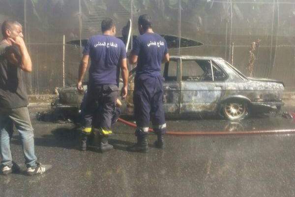 النشرة: اشتعال سيارة في منطقة الحرة مرفأ طرابلس