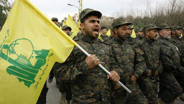 مهزلة ومأساة: الجيش السوري يقاتل حزب الله