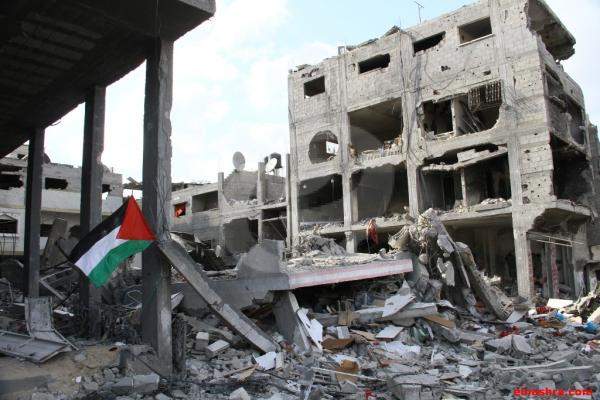 أصحاب المنازل المدمّرة في غزة: متى سيعيدون بناءها لنا؟ 
