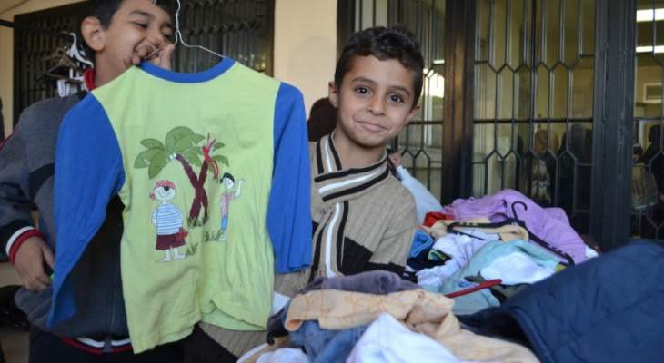 جمعية الرعاية وحملة دفى قدموا ملابس شتوية لـ 1000 عائلة محتاجة في صيدا