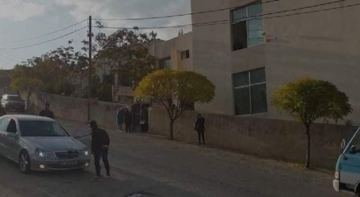 النشرة: مجموعة من الطلاب يحاولون اقفال تجمع المدارس في بعلبك